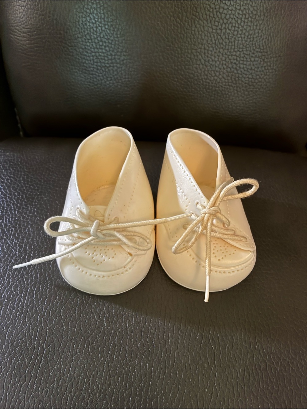 Vintage 1980s Coleco Cabbage Patch Kids Doll White Plastic Lace-Up Oxford Shoes